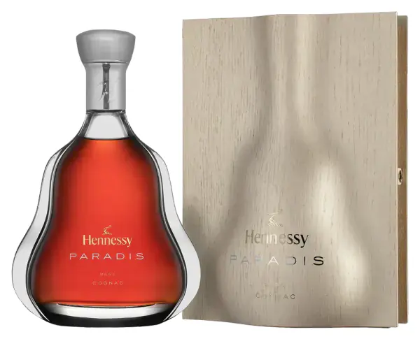 Hennessy, 0.7
Hennessy Paradis в подарочной упаковке